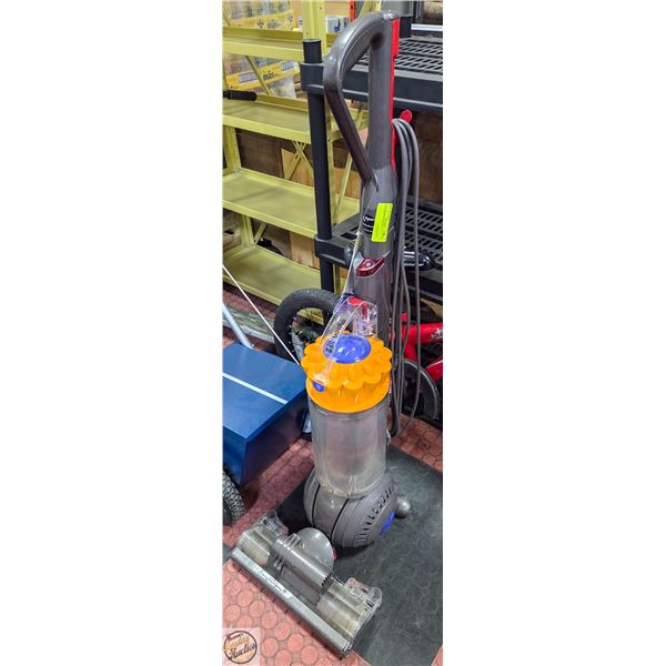 DYSON DC66 VACUUM