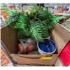 Image 1 : ESTATE HANGING PLANT BASKET, 2 LIDDED