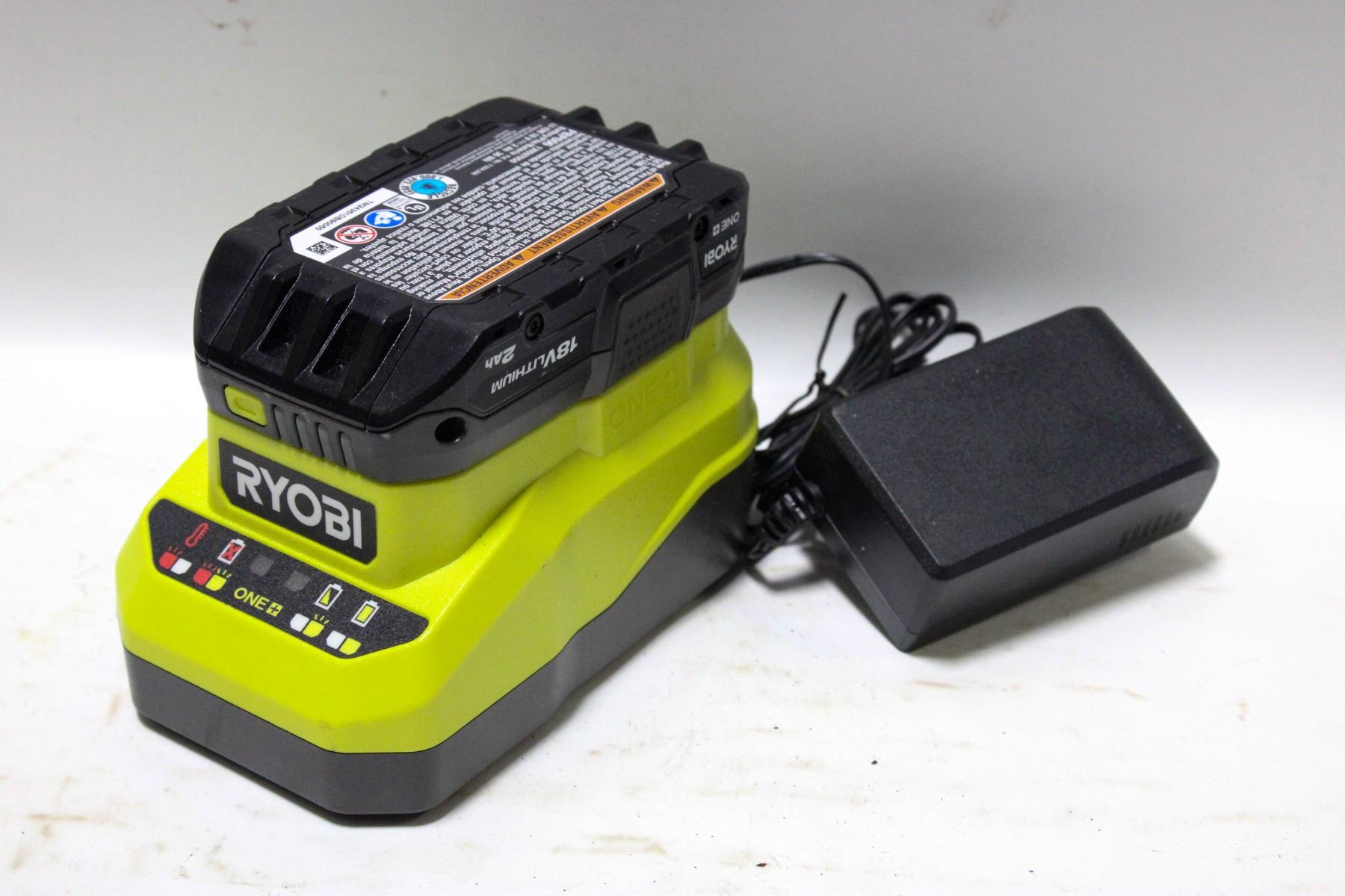 Atcuji 18V Rapid Charger P117 for Ryobi 18V ONE+ Lithium Battery Atcuji 18V Rapid Charger P117 for Ryobi 18V ONE+ Lithium Battery