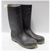 Image 1 : ESTATE SIZE 9 RUBBER BOOTS – USED