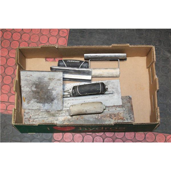 FLAT WITH VARIETY SET OF 5 CONCRETE FISHING