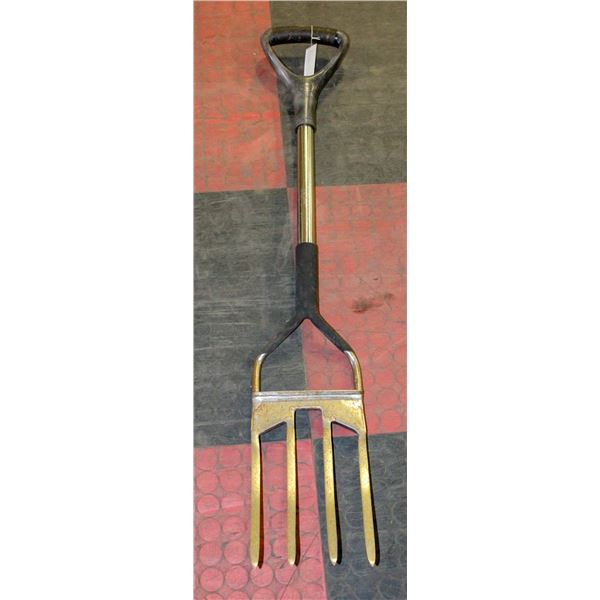 STEEL HEAVY DUTY PITCH FORK