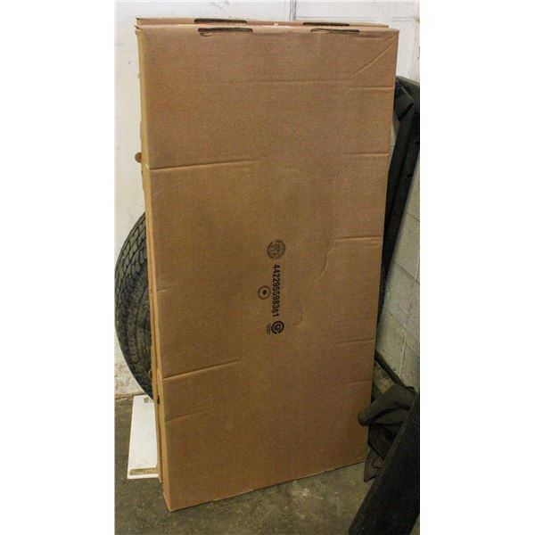 DAY-BRITE LED 2'X4' 4000K LIGHT IN BOX (UNUSED)