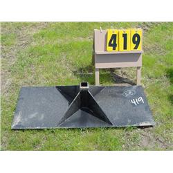 Receiver hitch for skidloader