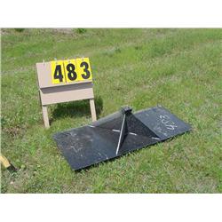 Receiver hitch for skidloader