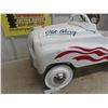 Image 2 : Metal Pedal Pace Car 