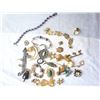 Image 25 : Vintage Costume Jewelry A