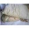 Image 5 : Throws/Blankets A