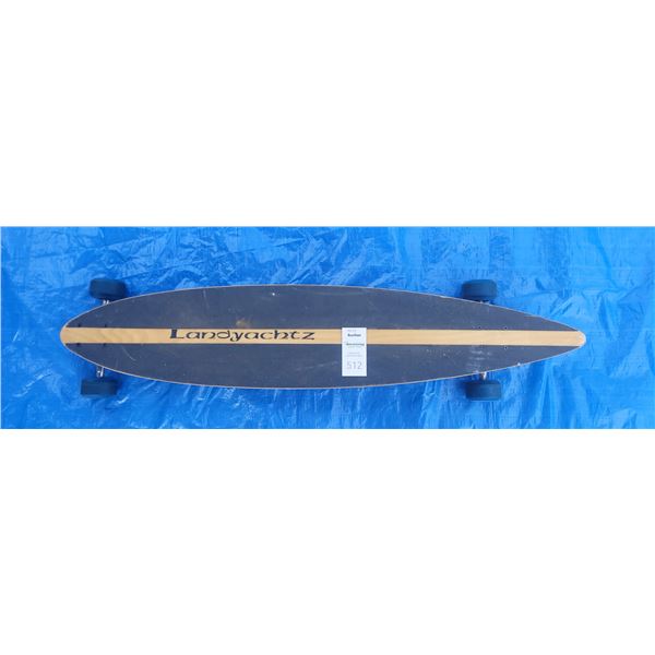Landyachtz Skateboard B