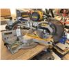 Image 2 : DeWalt Double Bevel Sliding Compound Miter Saw C