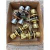 Image 1 : Assorted doorknob assemblies