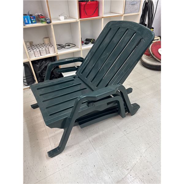 reclining lawn chair