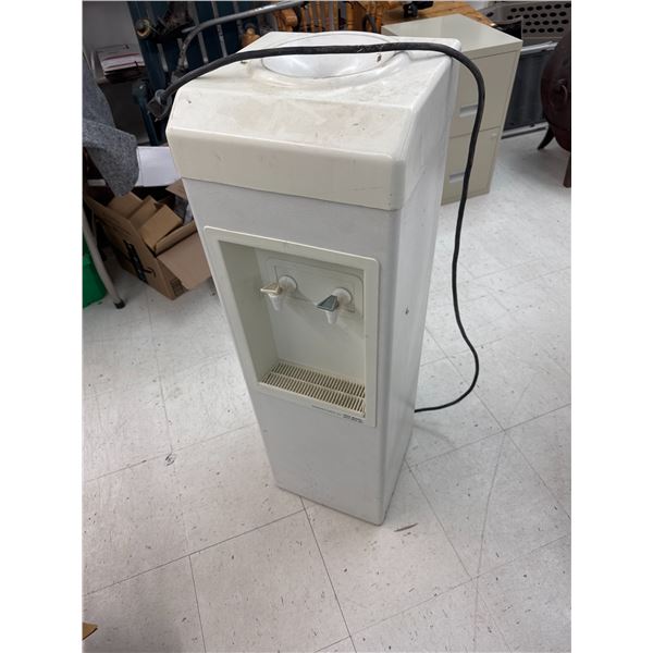 Water cooler