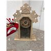 Image 1 : Antique gingerbread clock