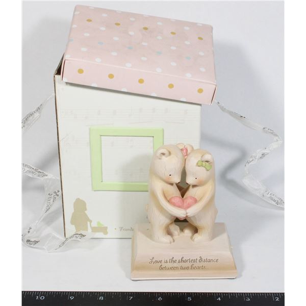 HEARTSTRING TEDDIES MUSICAL TEDDY BEAR