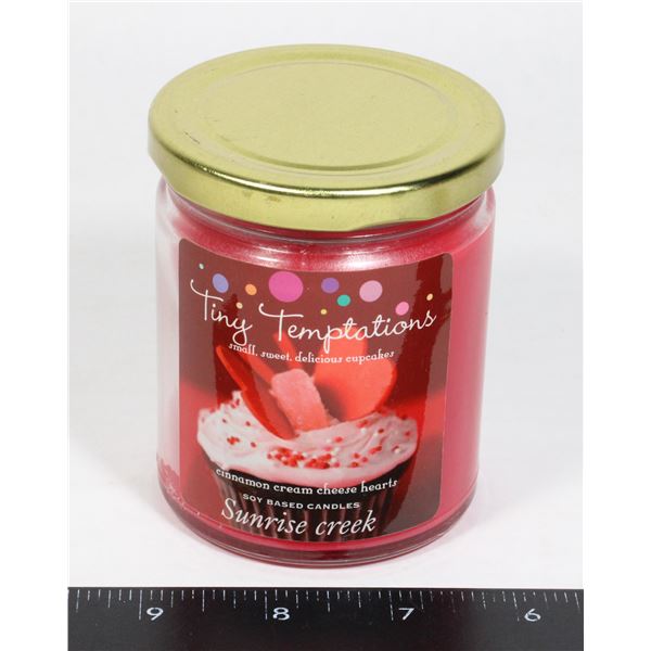 ITEM #12832. NEW SCENTED CANDLE. CINNAMON CREAM CHEESE HEARTS