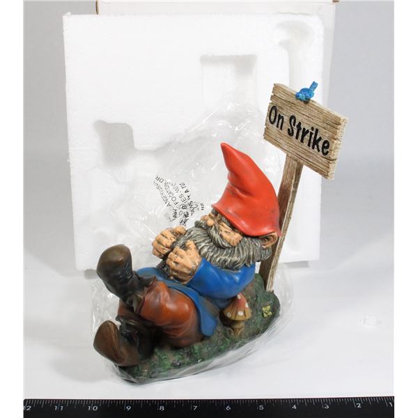 Item #37095 NEW LAWN GNOME DECORATION