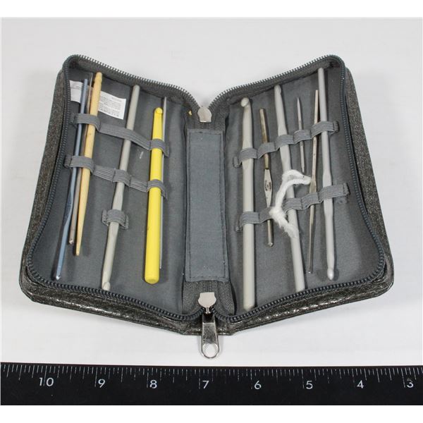CROCHET SET IN HOLDER