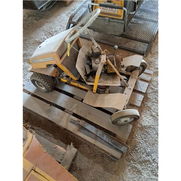 Massey-Ferguson Riding Tractor maybe Model 24