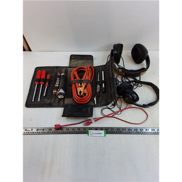 Roadside Emergency Kit, 2 Headphones - Untested