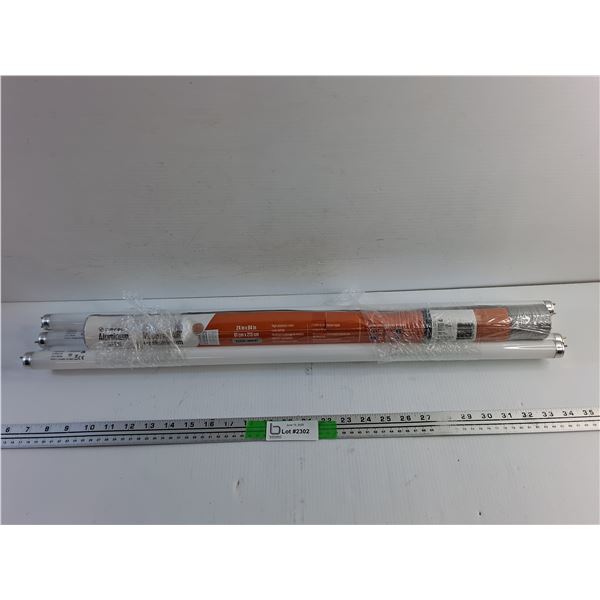 Aluminum Screen and Lumilux L16W/840 Fluorescent Light Bulbs - As Is