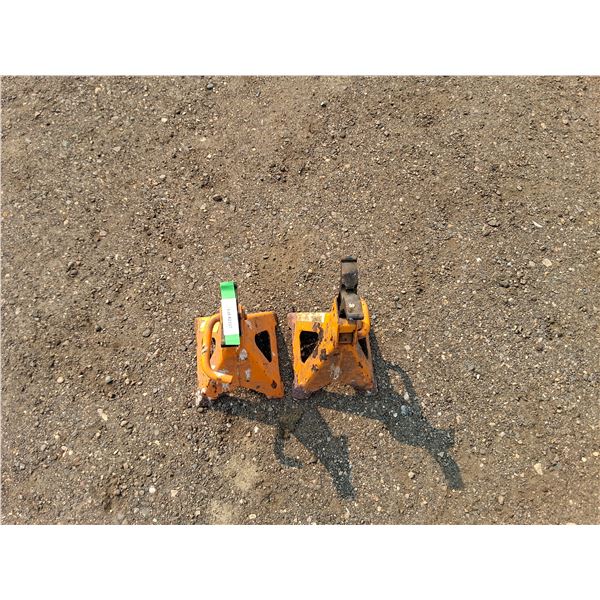 ** (2) 3 Ton Jack Stands