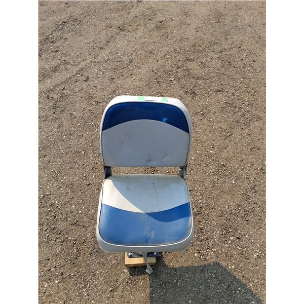 ** Cushioned Boat Chair 34 x 16 x 16"- Cannot Ship