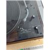 Image 3 : Realistic Lab 400 Precision Turntable - As Is