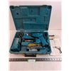 Image 1 : Makita Cordless Drill Set - Charger Powers On