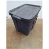 Image 3 : *Rubbermaid Roughneck Tote with Lid 23" x 15" x 17"- Cannot Ship