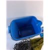 Image 5 : (2) Buckets, Scarf, Christmas Lights, Air Pillo Insoles and Sprayer
