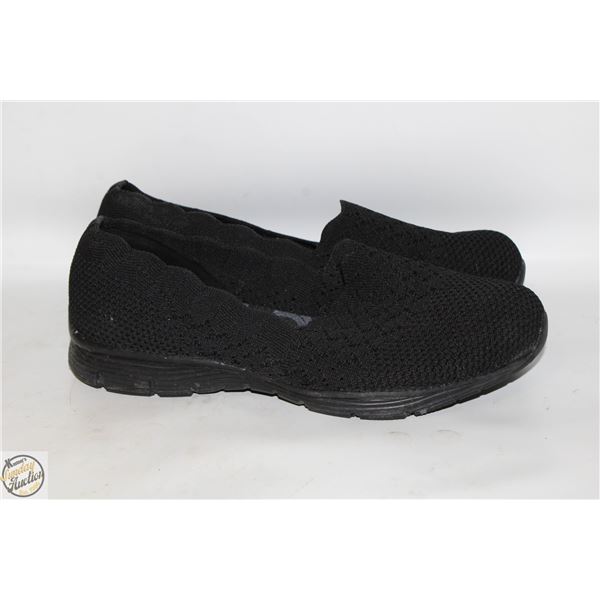 SKETCHERS AIR-COOLED MEMORY FOAM WIDE FIT 7.5