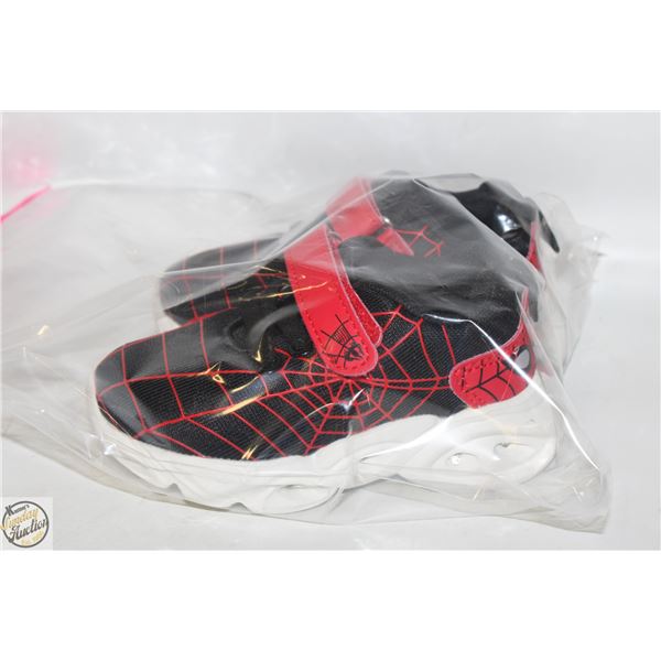 NEW KIDS 147MM SPIDERMAN BLACK LIGHT UP SNEAKERS