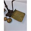 Image 4 : Antique Brass & Cast Iron Canada Post Scale w/Weights - 14" x 15" x 5"