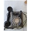 Image 2 : Vintage Bakelite Rotary Phone