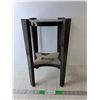 Image 1 : Vintage Wood Plant Stand - 17" Tall