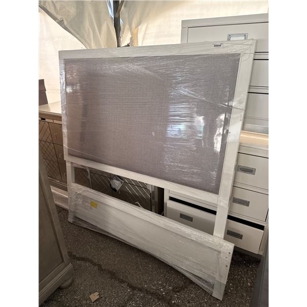 MV5 White Queen Bed Set with Headboard, Footboard and rails