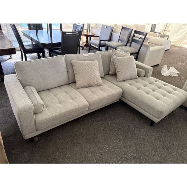 Modern Sectional Sofa with Tufted Cushion Design and Chaise Lounge