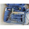 Image 2 : 2 Lincoln Cordless 12V Grease Guns with Charger,