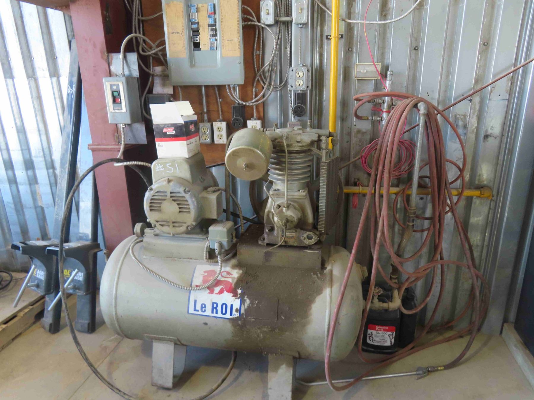 Le Rol Compressor 5HP 60 Gallon with Hose