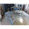 Image 1 : Steel Shop Stair Platform 36'' H with 18'' x 24'' Platform