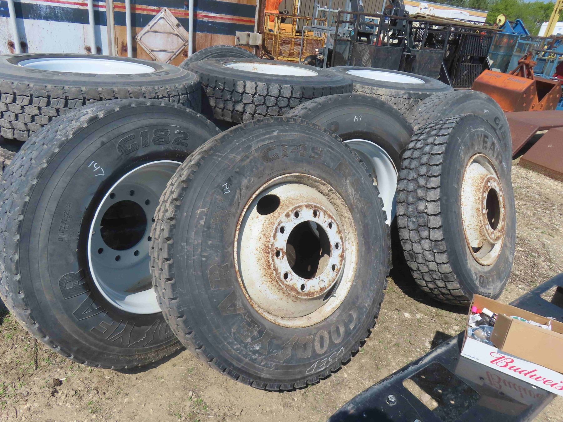 5 Tires 11R 22.5 with Rims