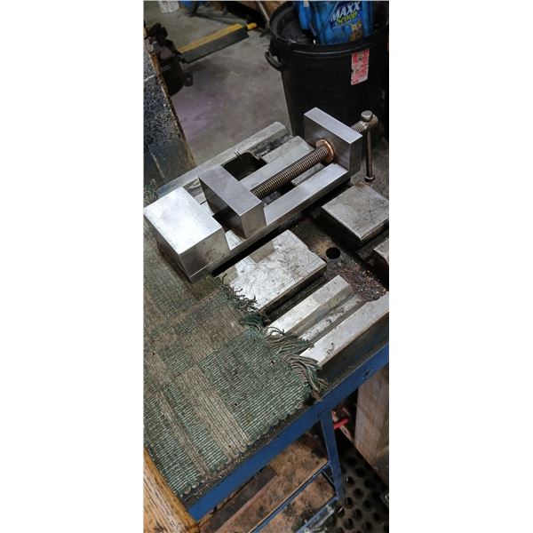 Étau 3" large par 5" d'ouverture