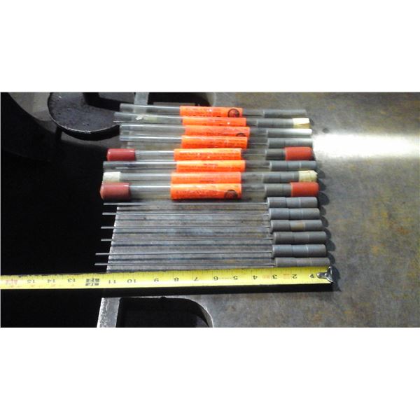 Lot de Gun drill environ 250 38 grosseur et  longueur différentes de .1250 à. 7575 et de 10" à 32 " 