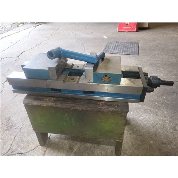 - Taïwan Milling Vise 6" plus spare parts