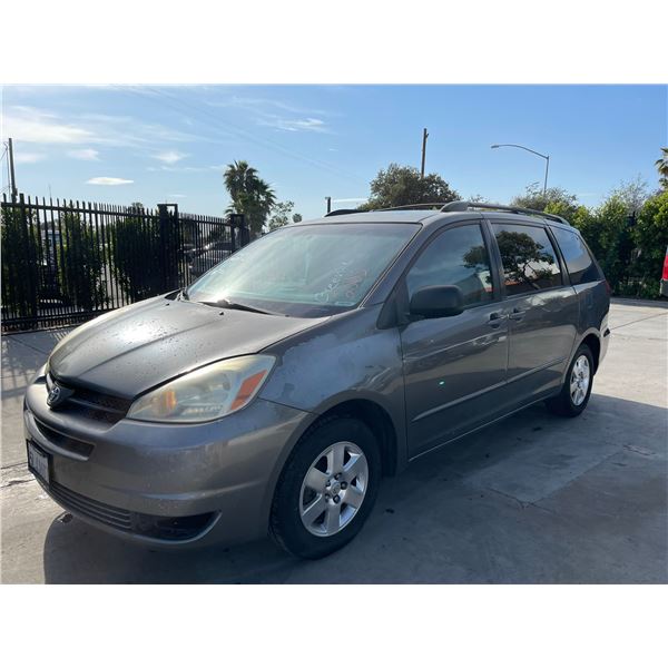 TOYT SIENNA 2005 T-DONATION