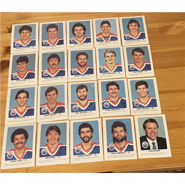 20 Edmonton Oilers Red Rooster cards from 1984-85
