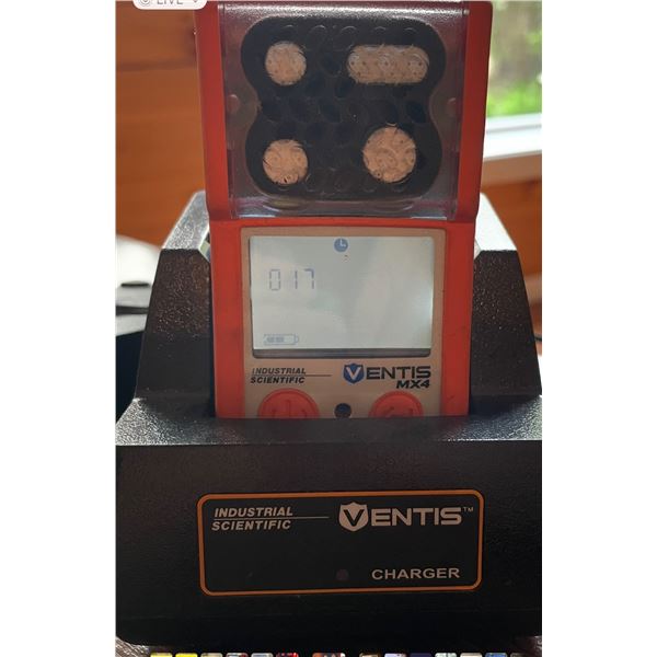 Ventis MX4 gas detection monitor with charger. Good used