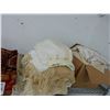 Image 2 : Asst. Linens, Rug