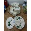 Image 1 : Poppy Trail Leaf Motif Dinnerware